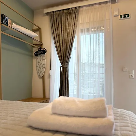 Roomelioti アパートホテル