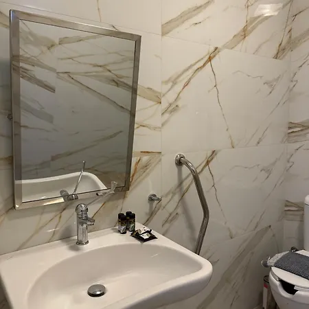 アパートホテル Roomelioti