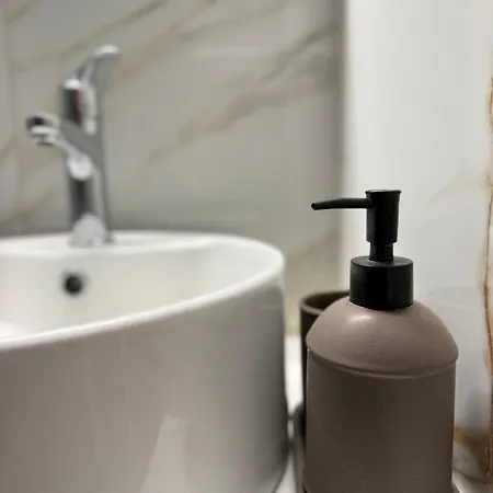 Apart Otel Roomelioti 3*