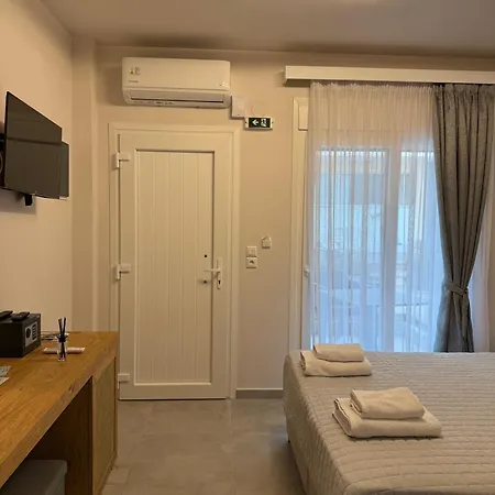 아파트호텔 Roomelioti Ofrínion