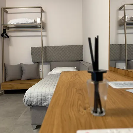 아파트호텔 Roomelioti Ofrínion