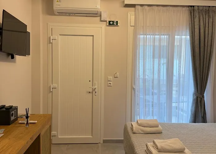 公寓式酒店 Roomelioti Ofrínion